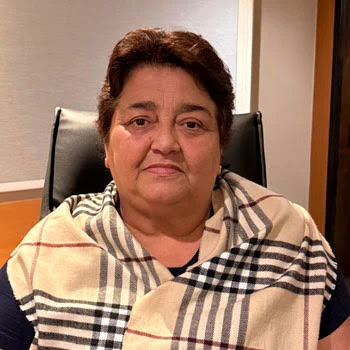 Retrato de Viviani Polola, advogada associada da CRT Advogados